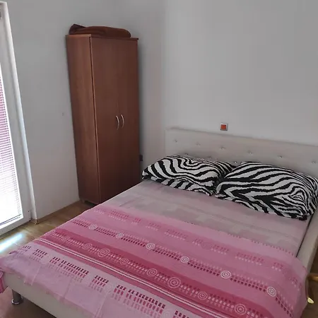 Daja Apartment *