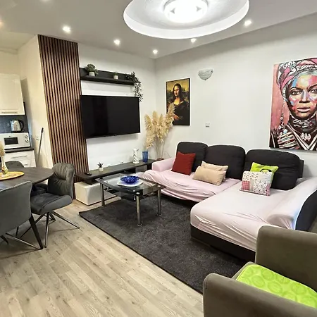 Daja Apartment *